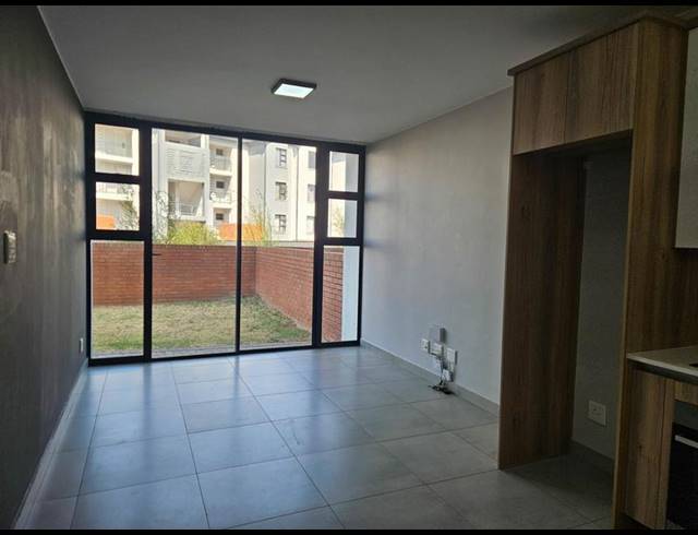 1 BEDROOM PROPERTY TO RENT IN SHERE